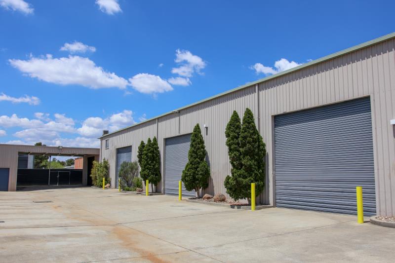 Click to view all images Lot Whole Property/38 Raws Crescent Hume ACT 2620 - Image 3