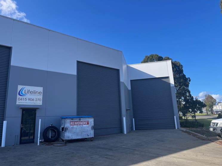 Click to view all images 2/15 Henry Street Picton NSW 2571 - Image 2
