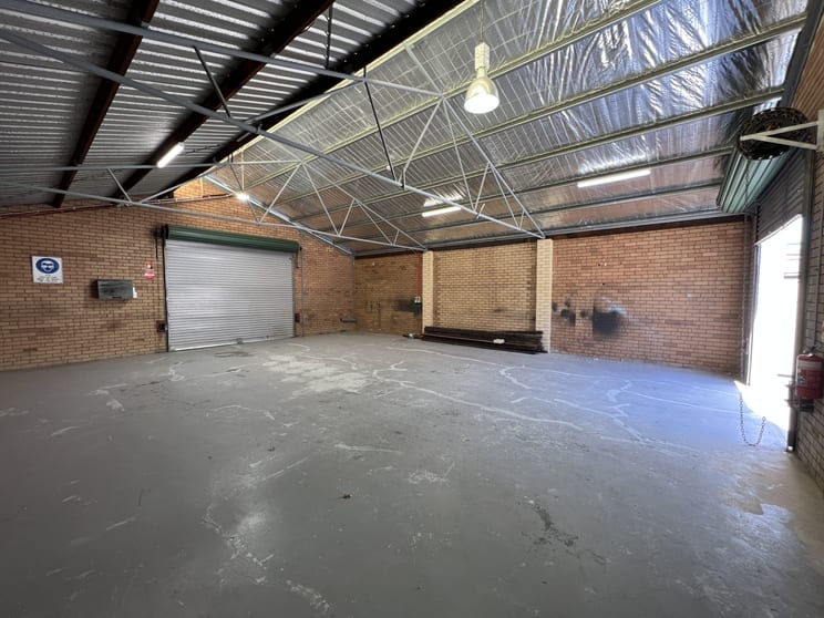 Click to view all images 67 Dowd Street Welshpool WA 6106 - Image 2