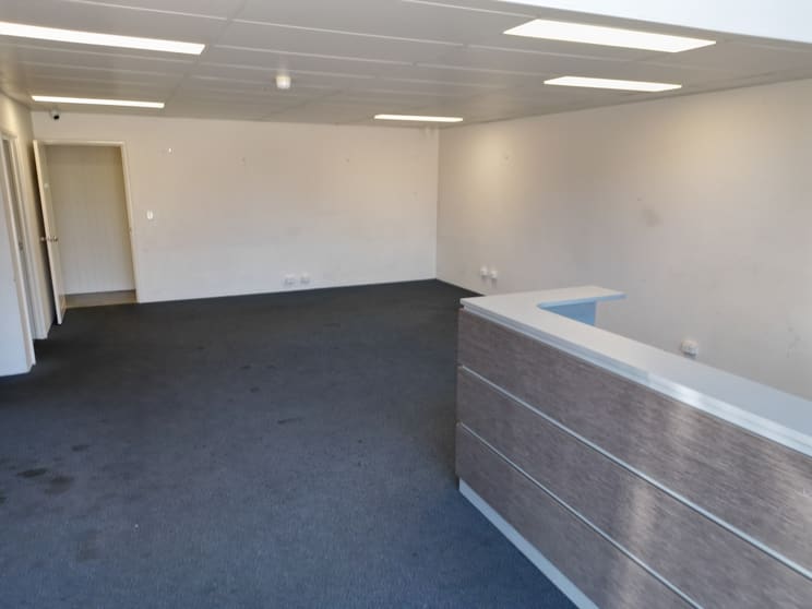 Click to view all images 1/1 President Street Welshpool WA 6106 - Image 2