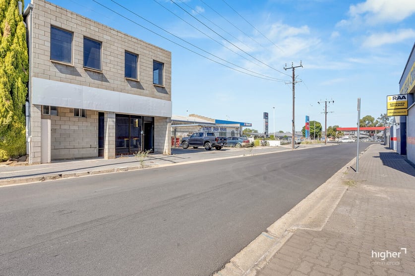 Click to view all images 5 Regent Street Melrose Park SA 5039 - Image 2