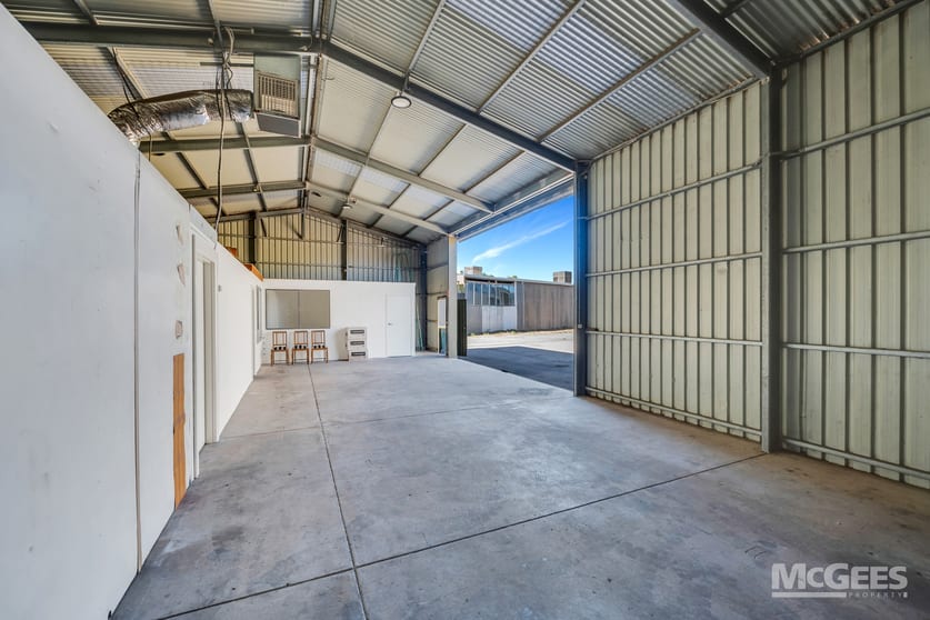 Click to view all images 55 Plymouth Road Wingfield SA 5013 - Image 3
