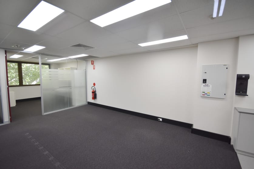 Click to view all images Level 1, 1a/520 Swift Street Albury NSW 2640 - Image 3