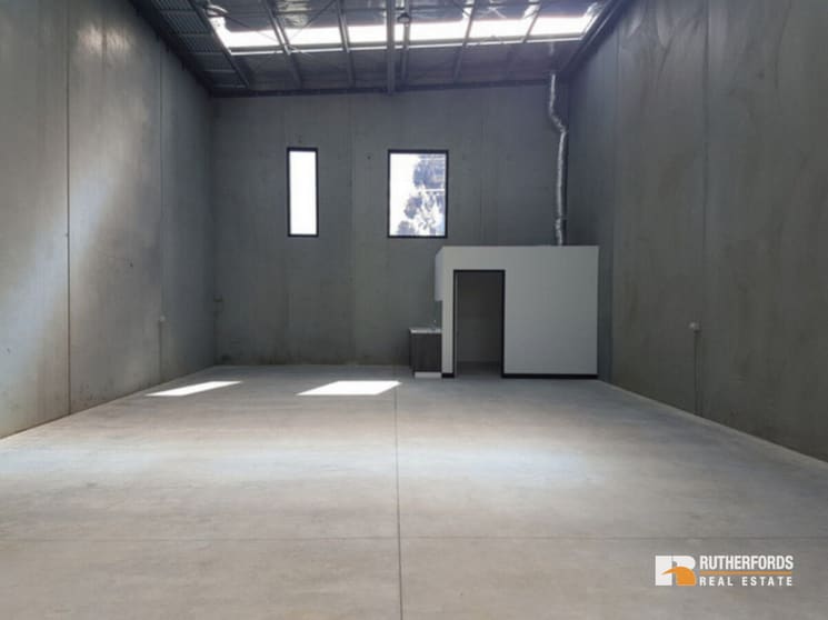 Click to view all images 33/2 Thomsons Road Keilor Park VIC 3042 - Image 2