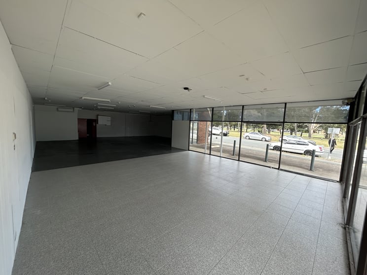 Click to view all images Unit 17/8 Gladstone Street Fyshwick ACT 2609 - Image 2
