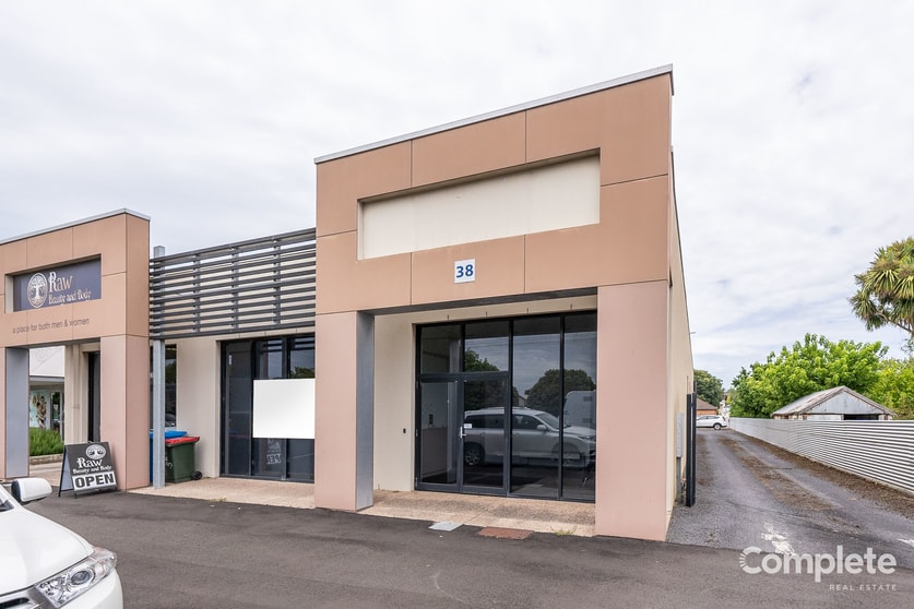 Click to view all images 38 STURT STREET Mount Gambier SA 5290 - Image 1