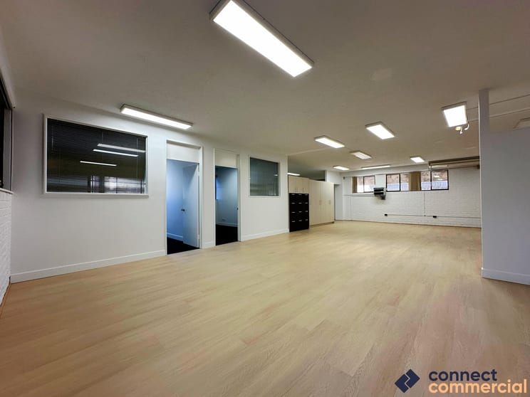 Click to view all images 1/153 Cotlew Street Ashmore QLD 4214 - Image 3