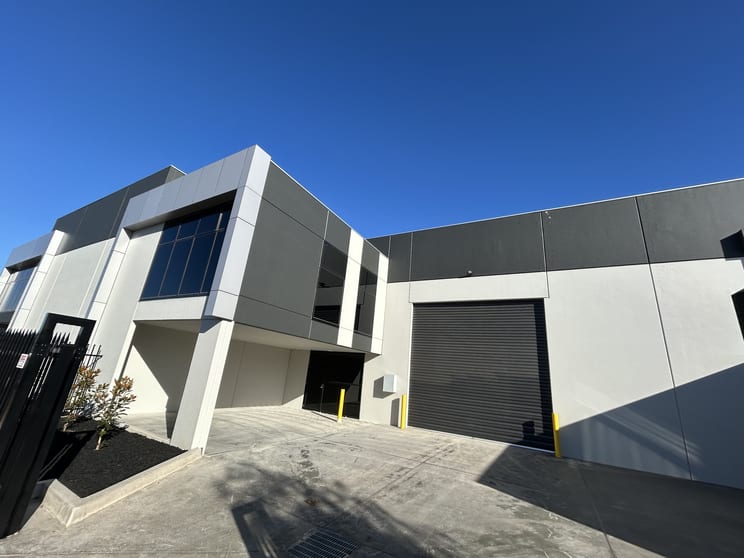Click to view all images B/2 Zal Melton VIC 3337 - Image 2