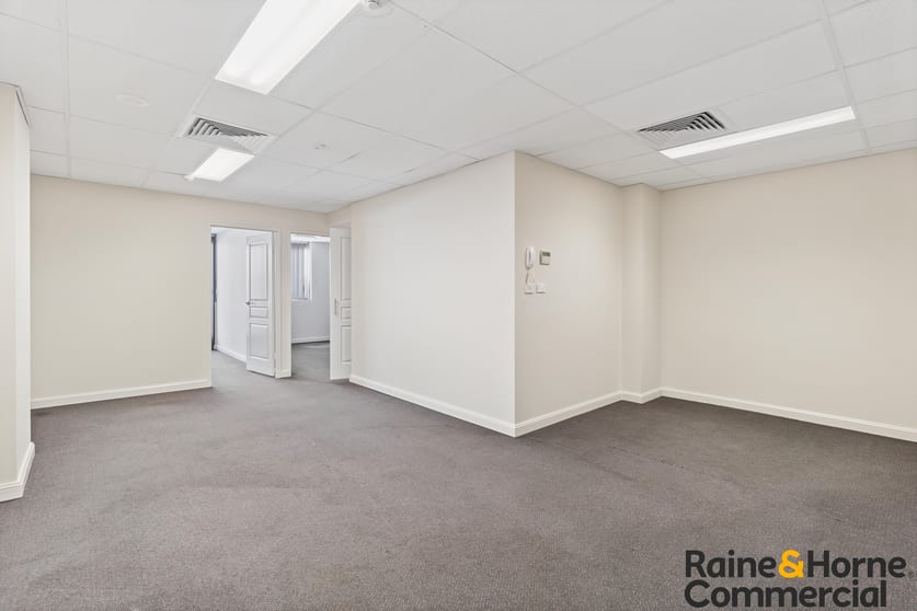 Click to view all images S2/72-82 Mann Street Gosford NSW 2250 - Image 2