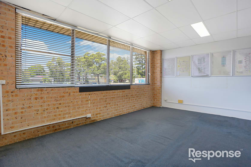 Click to view all images 3/63 Garfield Rd East Riverstone NSW 2765 - Image 3