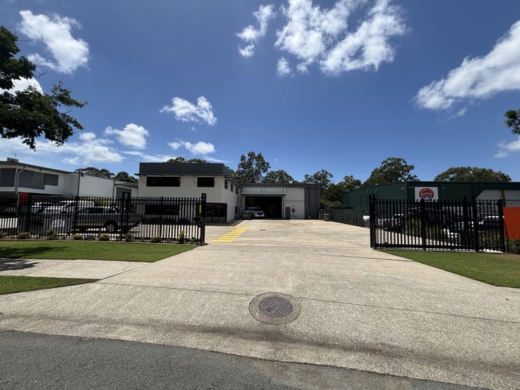 Click to view all images 27 Neumann Road Capalaba QLD 4157 - Image 3