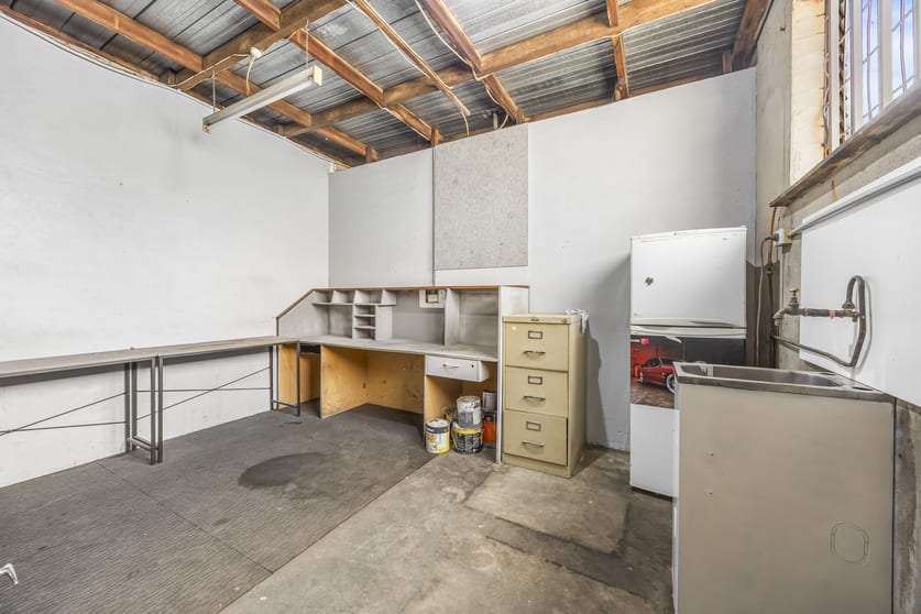 Click to view all images 396-398 Forest Street Wendouree VIC 3355 - Image 3