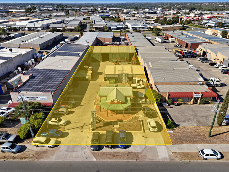 Click to view all images 52A Buckingham Drive Wangara WA 6065 - Image 2
