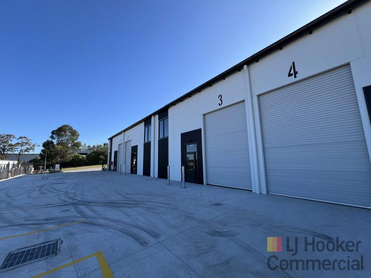 Click to view all images 3/4 Triennium Road Somersby NSW 2250 - Image 1