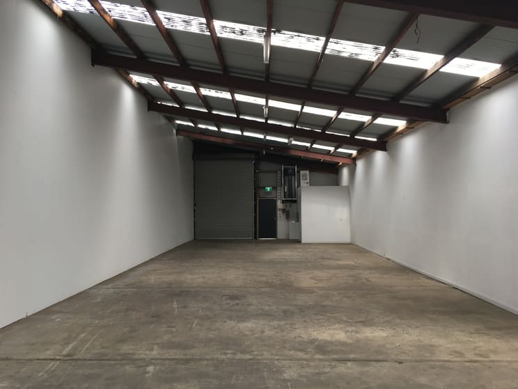 Click to view all images 3/15-21 Armstrong Street North Geelong VIC 3215 - Image 2