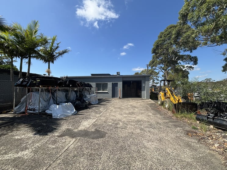 Click to view all images 2/5 Mundowi Road Mount Kuring-gai NSW 2080 - Image 1