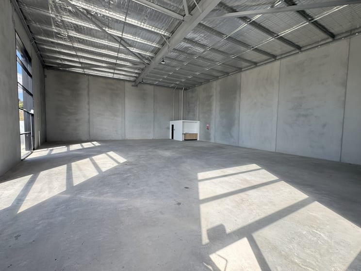 Click to view all images 6/27 Bradwardine Road Robin Hill NSW 2795 - Image 2