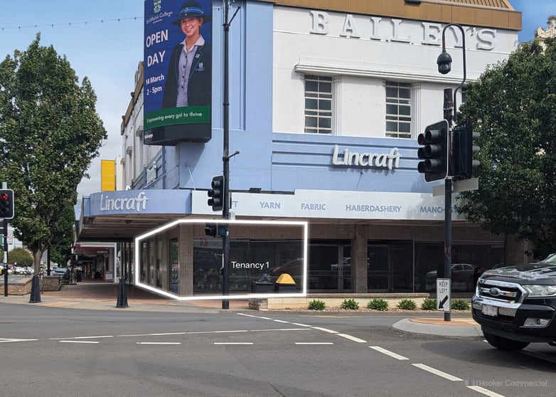 Click to view all images 1/235 Margaret Street Toowoomba City QLD 4350 - Image 2