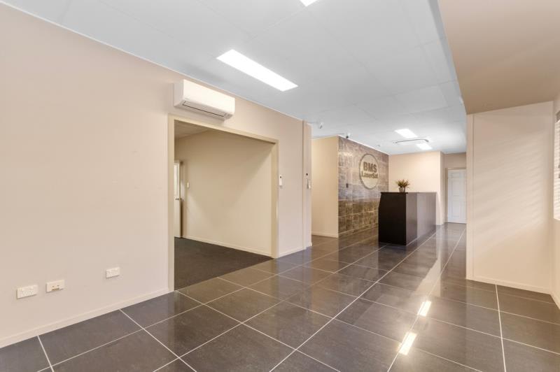 Click to view all images Unit 3/14 Black Hawk Boulevard Thuringowa Central QLD 4817 - Image 2
