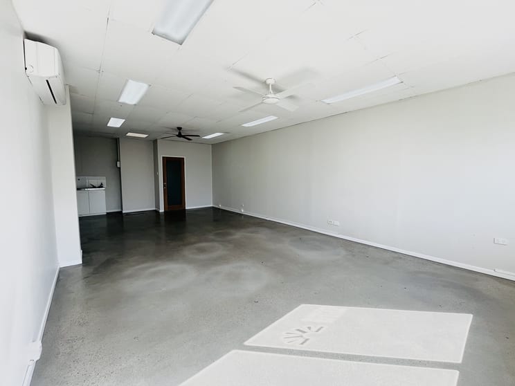 Click to view all images 7/10 Grebe Street Peregian Beach QLD 4573 - Image 3
