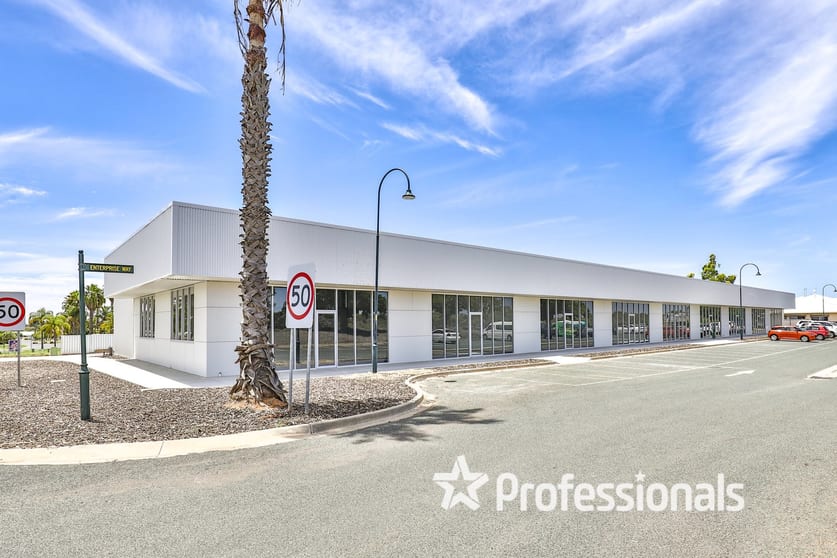 Click to view all images 4-6 Midway Drive Buronga NSW 2739 - Image 2