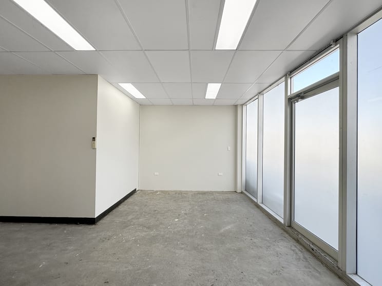 Click to view all images Level 2, 10/591 Kingsway Miranda NSW 2228 - Image 3