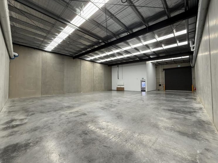 Click to view all images 2 - 39 Wharf Rd Port Melbourne VIC 3207 - Image 3