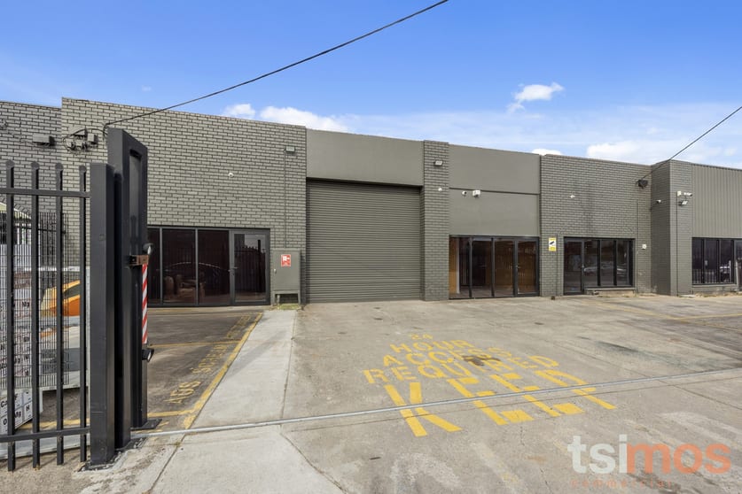 Click to view all images 14 & 16 Lamana Road Mordialloc VIC 3195 - Image 1