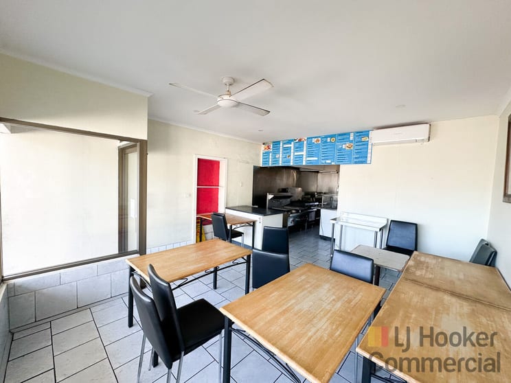 Click to view all images 2/4-8 Ocean Street Budgewoi NSW 2262 - Image 1