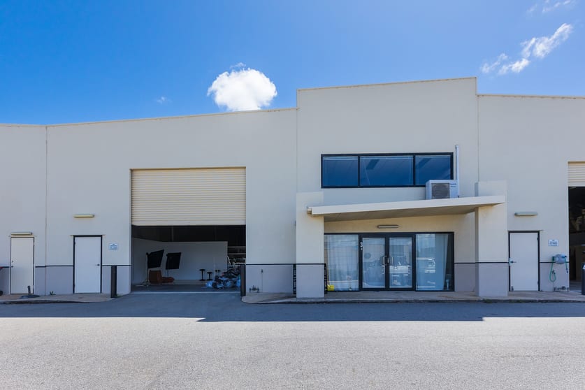 Click to view all images 3/16 Kalmia Road Bibra Lake WA 6163 - Image 3