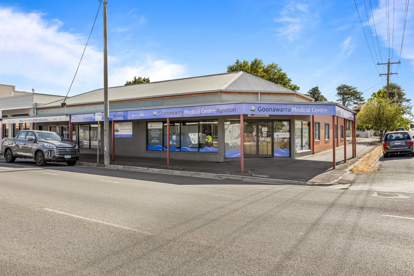 Click to view all images 165 Mollison Street Kyneton VIC 3444 - Image 1