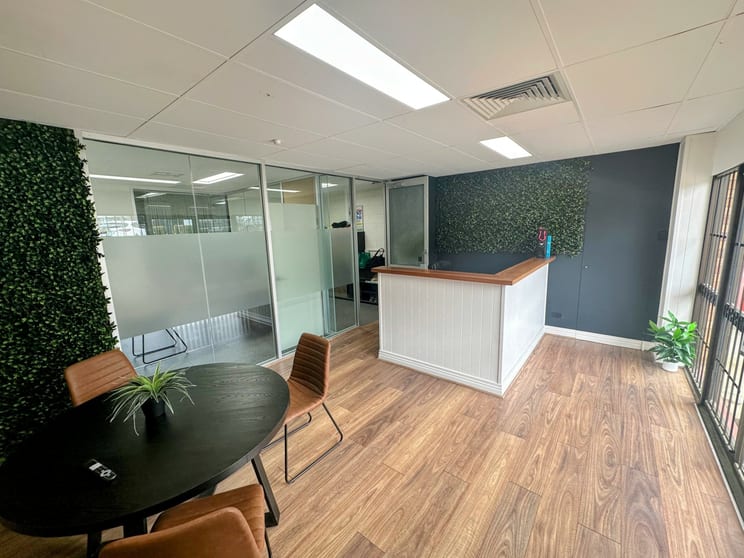 Click to view all images 3/8 Welch Street Underwood QLD 4119 - Image 3