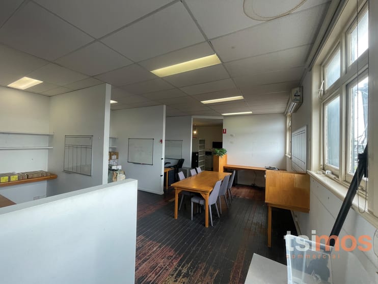 Click to view all images 1B/361 Centre Road Bentleigh VIC 3204 - Image 2