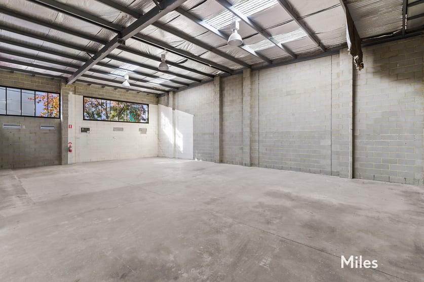 Click to view all images 46 Lillimur Avenue Heidelberg West VIC 3081 - Image 3