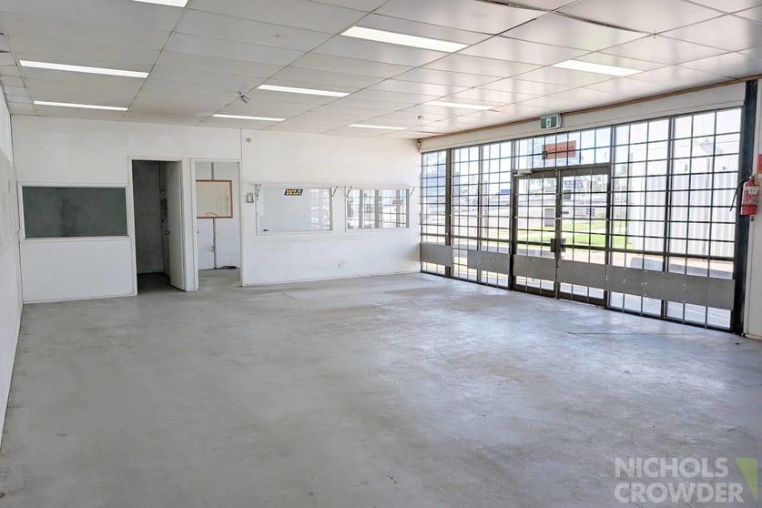 Click to view all images 2/572 Frankston Dandenong Road Carrum Downs VIC 3201 - Image 3