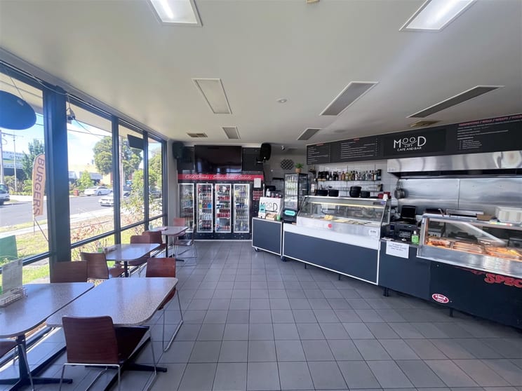 Click to view all images 1/55 Holloway Drive Bayswater VIC 3153 - Image 2