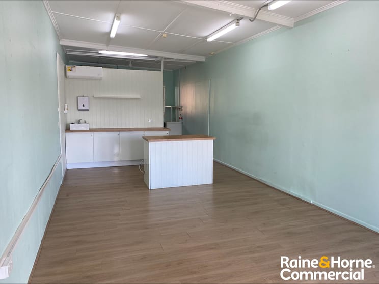 Click to view all images 2/724 Gympie Road Chermside QLD 4032 - Image 3