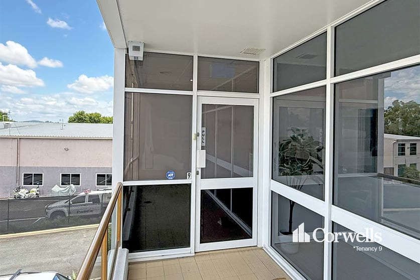 Click to view all images 3442 Pacific Highway Springwood QLD 4127 - Image 3