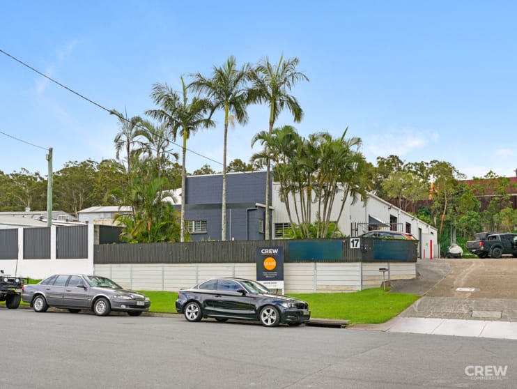 Click to view all images 17 Kamholtz Court Molendinar QLD 4214 - Image 1