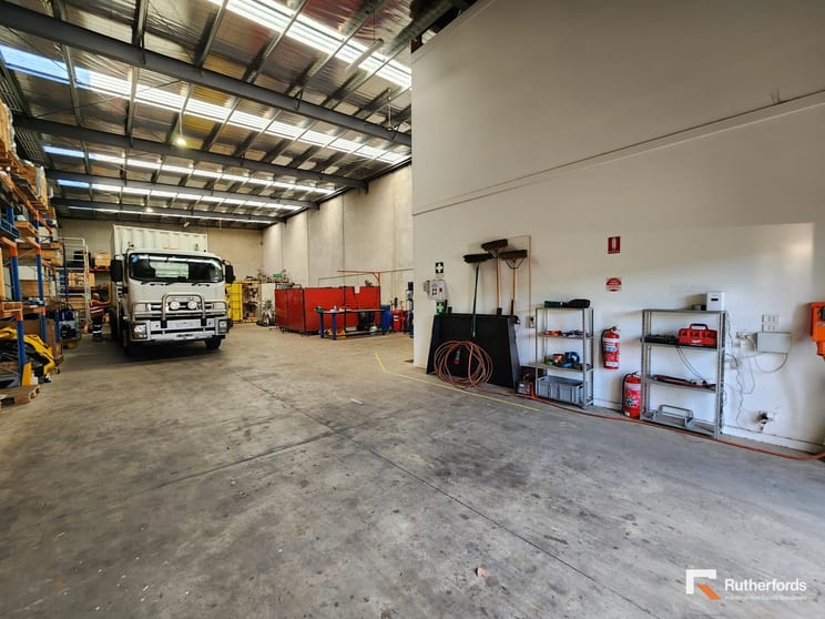 Click to view all images 2/30 Ravenhall Way Ravenhall VIC 3023 - Image 3