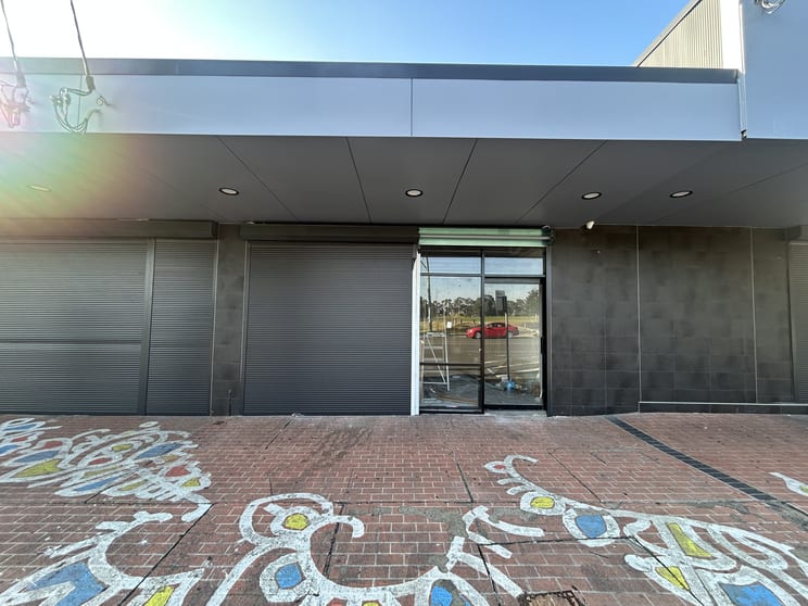 Click to view all images Shops 3 & 4/14 Redfern Road Minto NSW 2566 - Image 2
