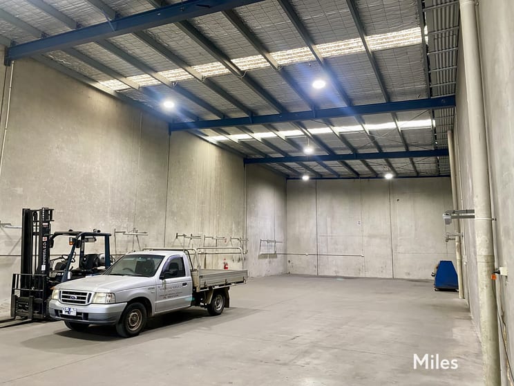 Click to view all images 28 Mercedes Drive Thomastown VIC 3074 - Image 2