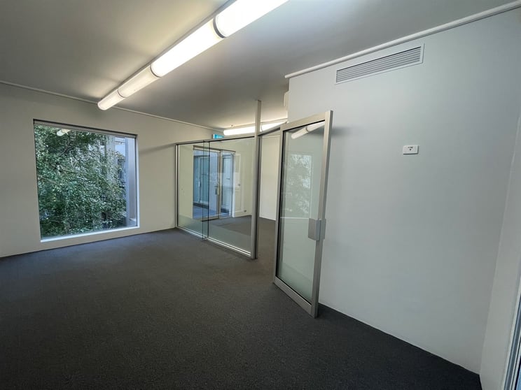 Click to view all images Suite 21/209 Toorak Road South Yarra VIC 3141 - Image 1