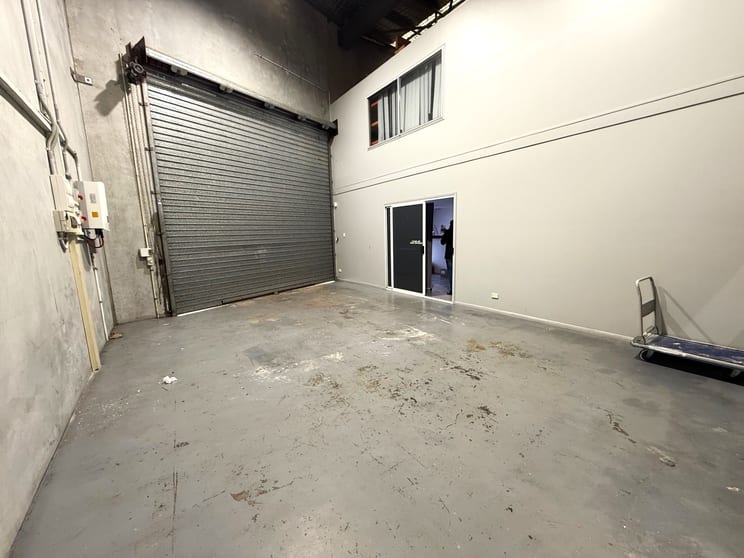 Click to view all images 4/7 Curban Street Underwood QLD 4119 - Image 2