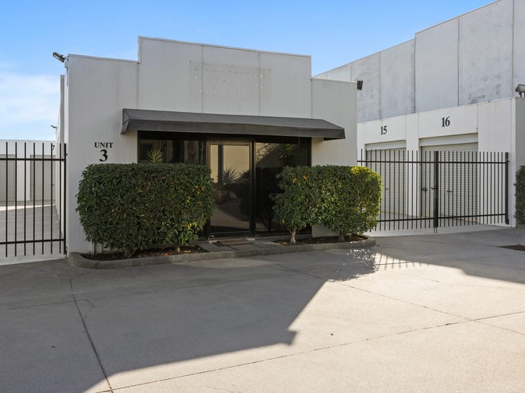 Click to view all images Office 3/27 Virginia Street Mornington VIC 3931 - Image 1