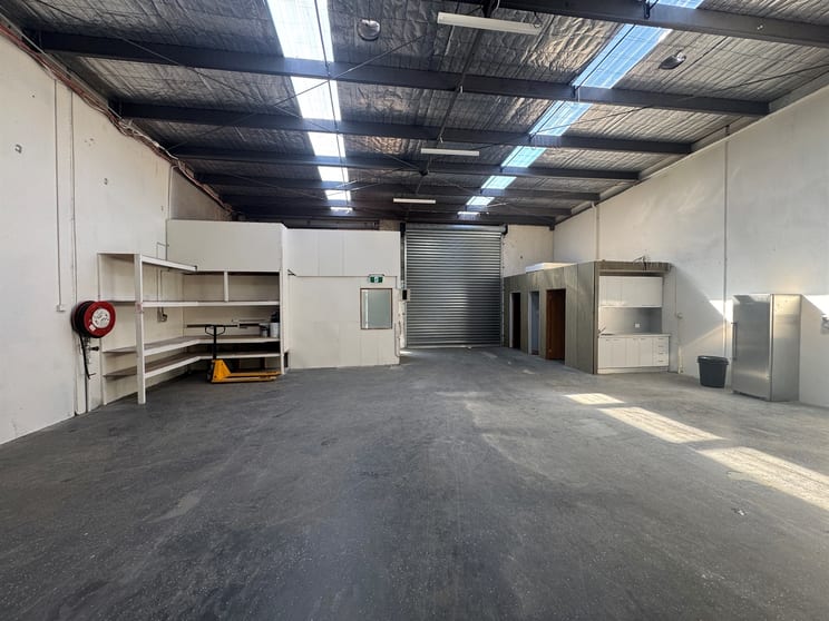 Click to view all images 9/81-83 Canterbury Road Kilsyth VIC 3137 - Image 3
