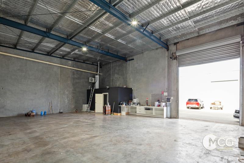 Click to view all images 2/3 Hammer Court Hoppers Crossing VIC 3029 - Image 2