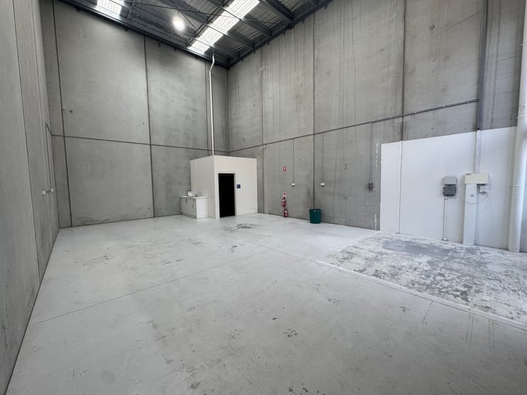 Click to view all images 4/43 Yazaki Way Carrum Downs VIC 3201 - Image 3