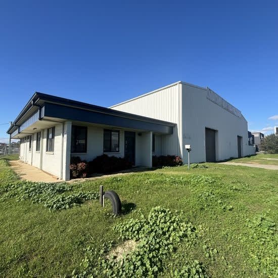 Click to view all images 42-44 Dampier Street Tamworth NSW 2340 - Image 1