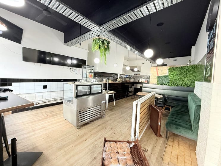 Click to view all images 476 South Road Moorabbin VIC 3189 - Image 2